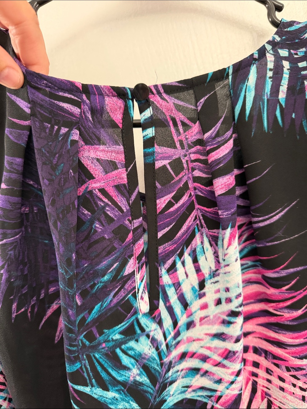 Worthington Black Sleeveless Top with Teal, Purple & Pink Leaf Print - Picture 5 of 10